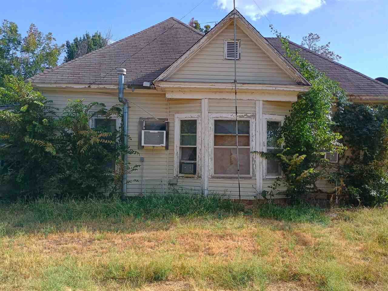 Property Photo:  327 N 5th St  OK 73018 