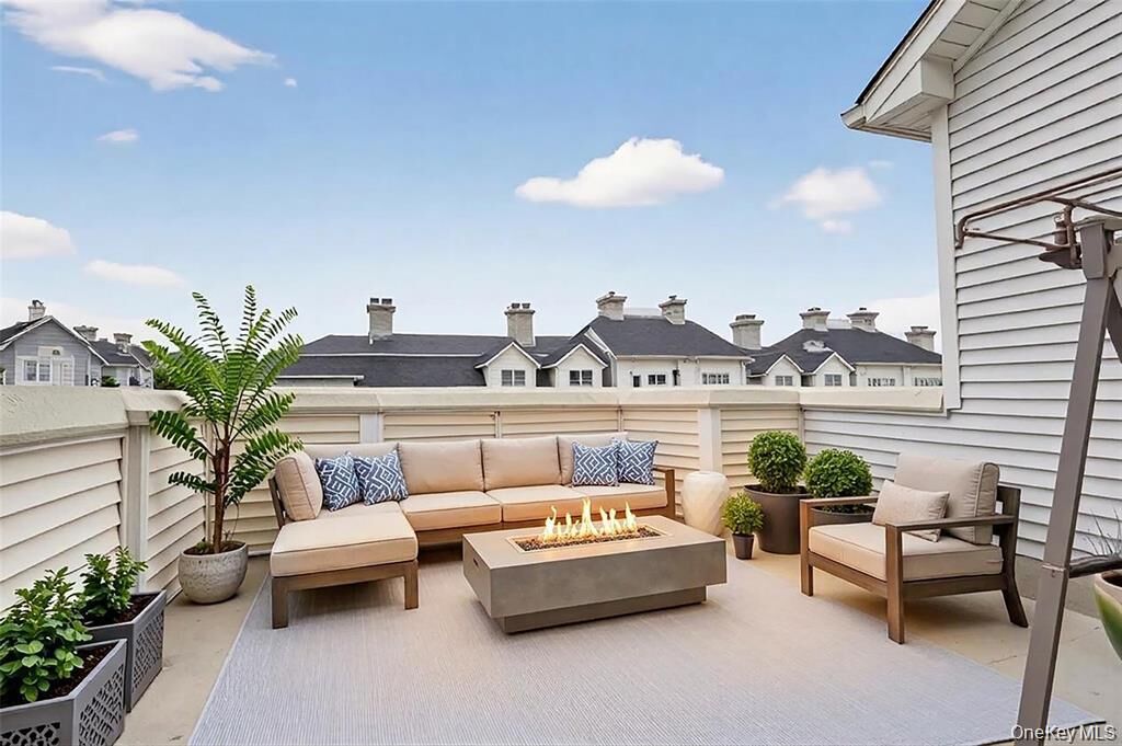 Property Photo: 3 Harbor Pointe Drive NY 10927