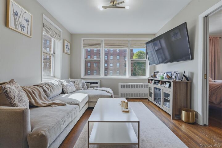 Property Photo: 3475 Greystone Avenue 7F NY 10463