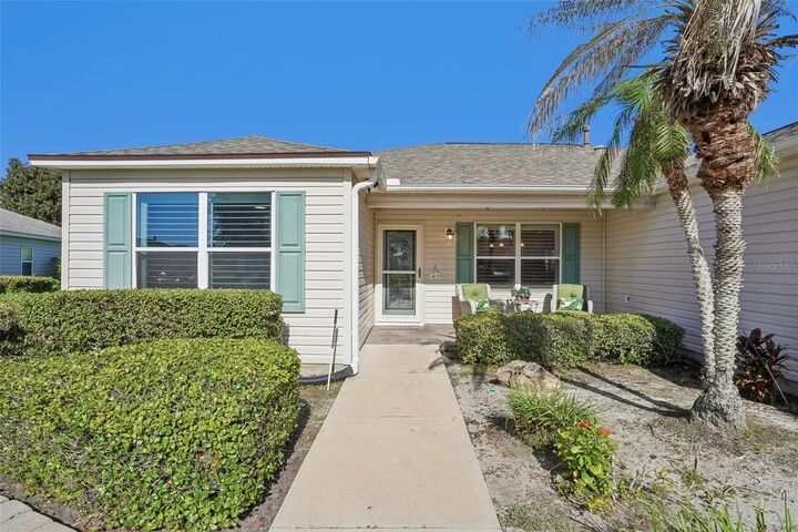 Property Photo: 928 Eastmont Court FL 32162