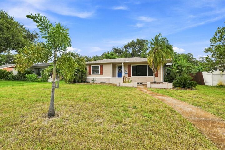 Property Photo: 443 Park Street N FL 33710