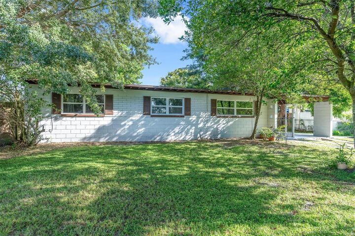 Property Photo: 6013 Navajo Way FL 32807