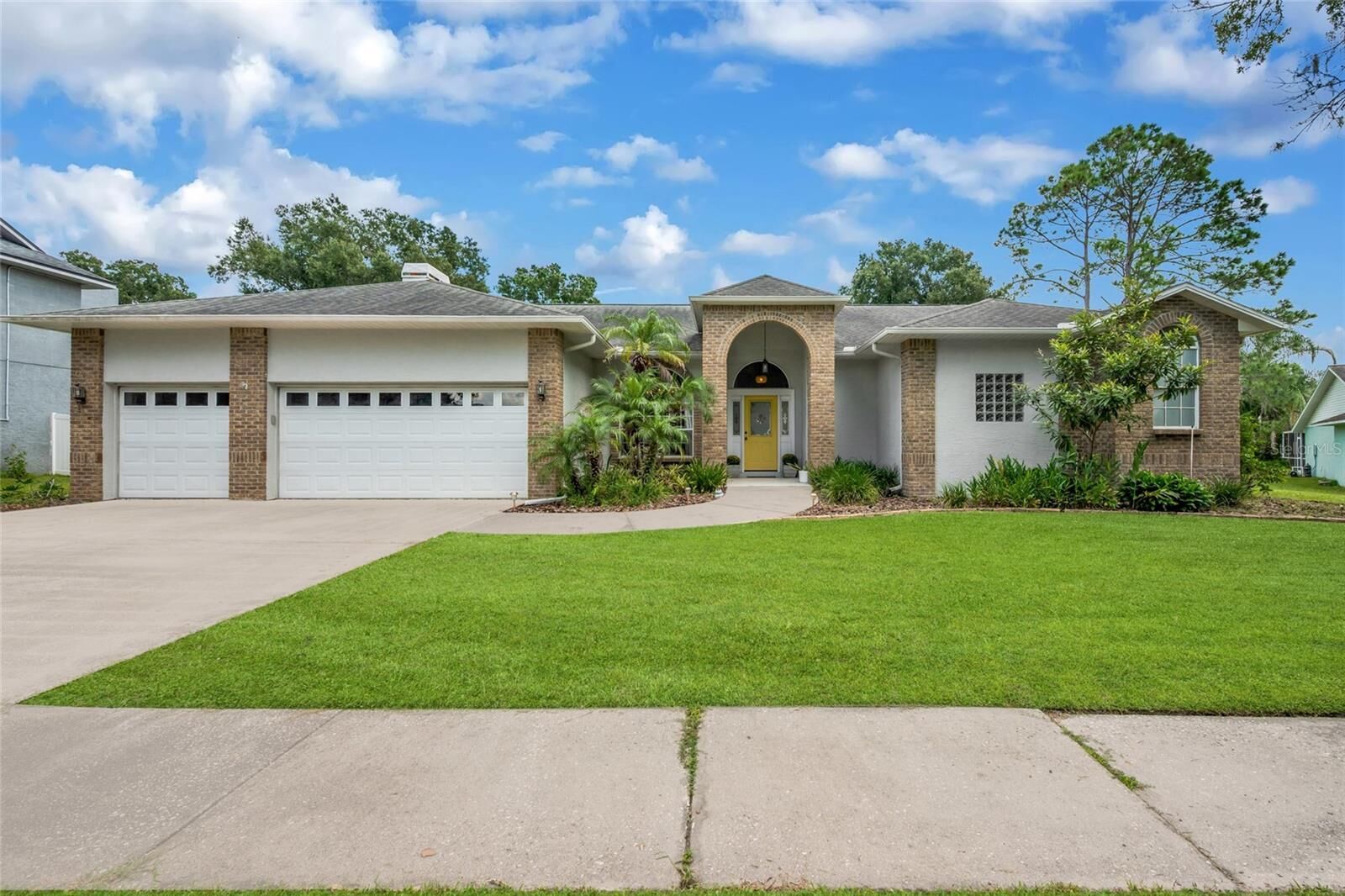 Property Photo: 5004 Culver Place FL 33511
