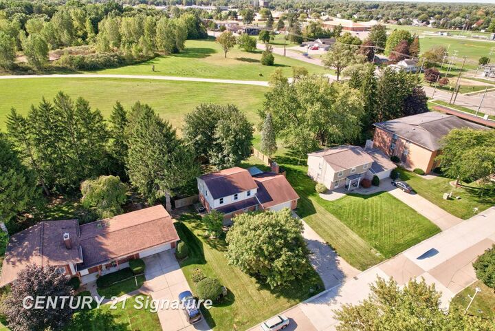 Property Photo:  4925 Century Drive  MI 48638 