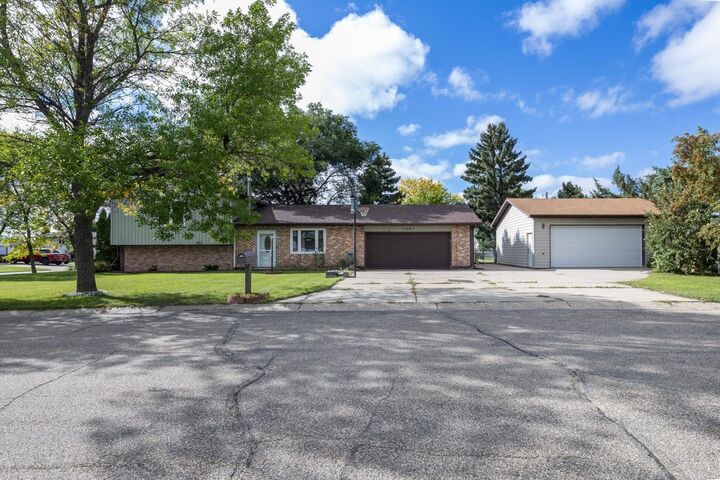 Property Photo:  1201 NW 25th Place  ND 58703 