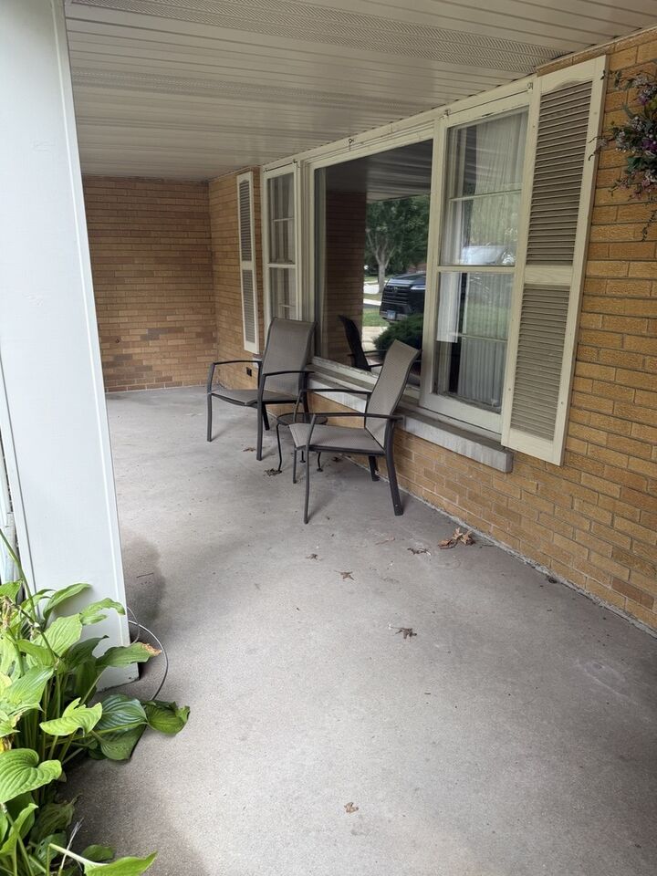 Property Photo:  435 S Stratford Avenue  IL 60126 