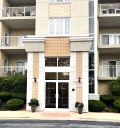 Property Photo:  9730 Koch Court 1B  IL 60467 