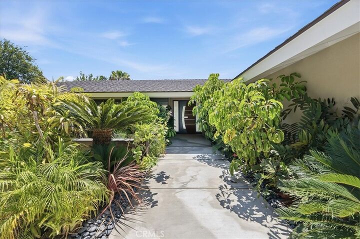 Dana Roquet, Realtor