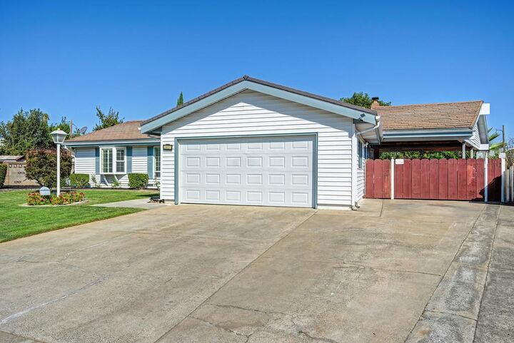 Property Photo: 2407 Masoni Way CA 95670