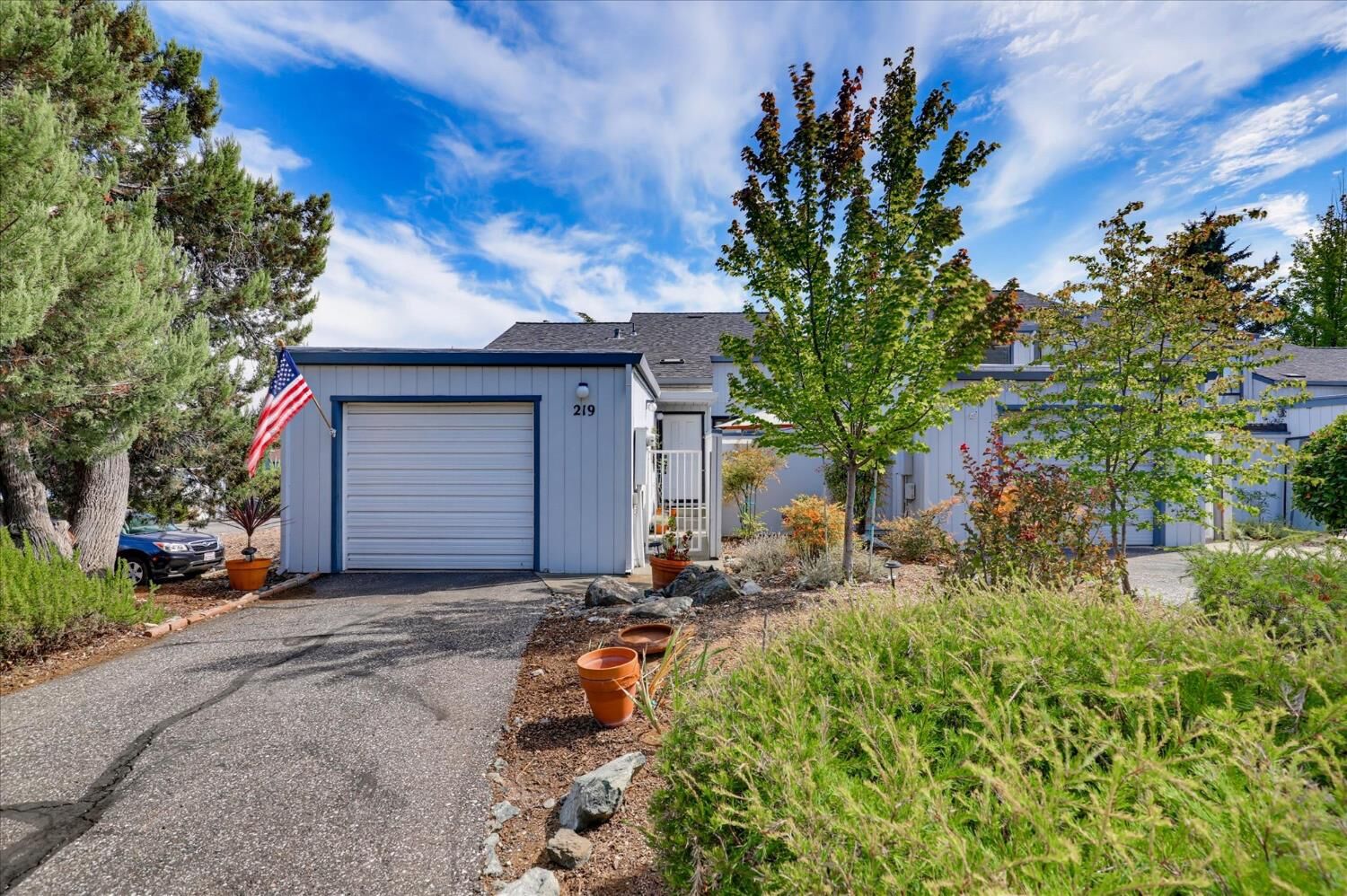 Property Photo: 219 Woodside Court CA 95945