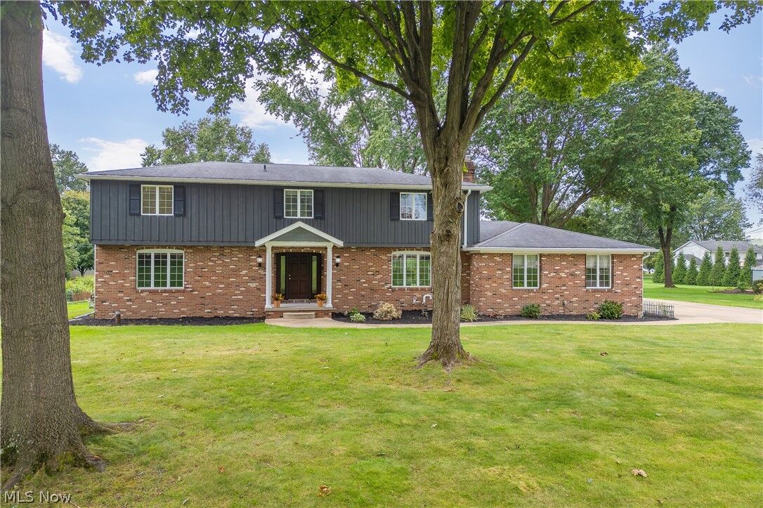 Property Photo: 1424 Stonington Road NW OH 44720