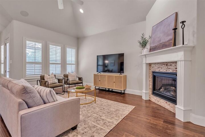 Property Photo: 2908 Esplanade Boulevard 2908 TX 76063