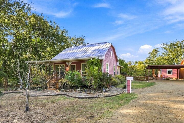 Property Photo:  207 Commerce Street  TX 75433 