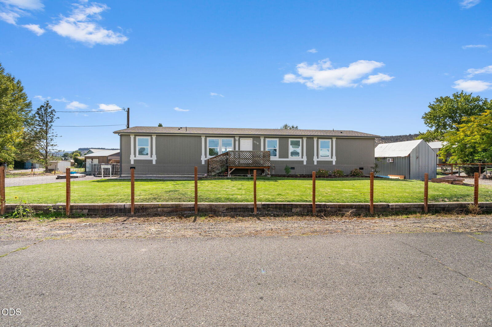 Property Photo: 1378 NW Studebaker Drive OR 97754