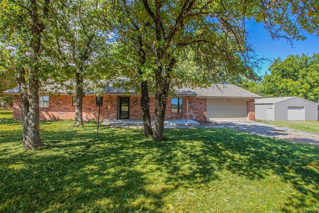 Property Photo:  1149 N Triple X Road  OK 73020 