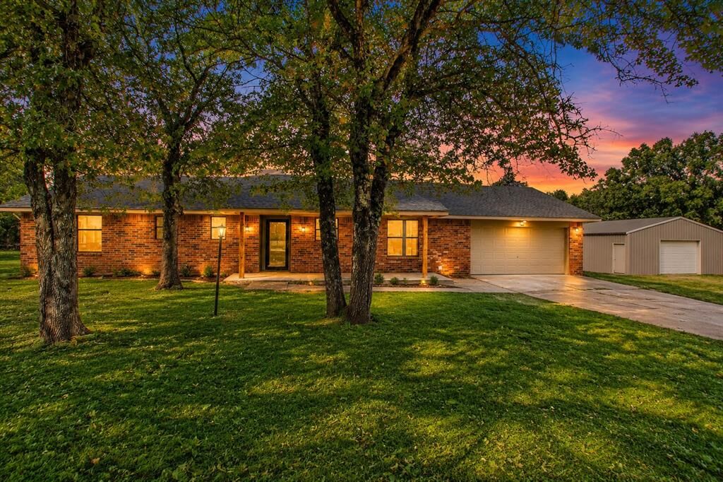 Property Photo: 1149 N Triple X Road OK 73020
