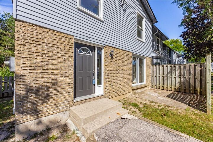 Property Photo:  70 Fiddlers Green Road 74  ON N6H 4R4 