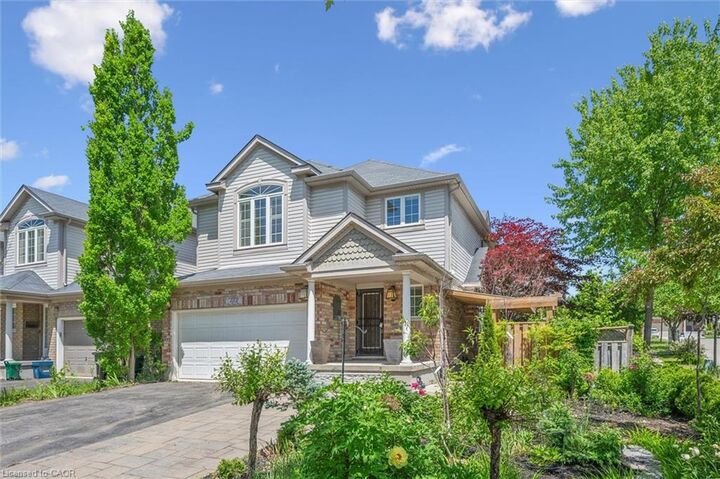 Property Photo:  153 Sims Estate Drive 2  ON N2A 0A6 