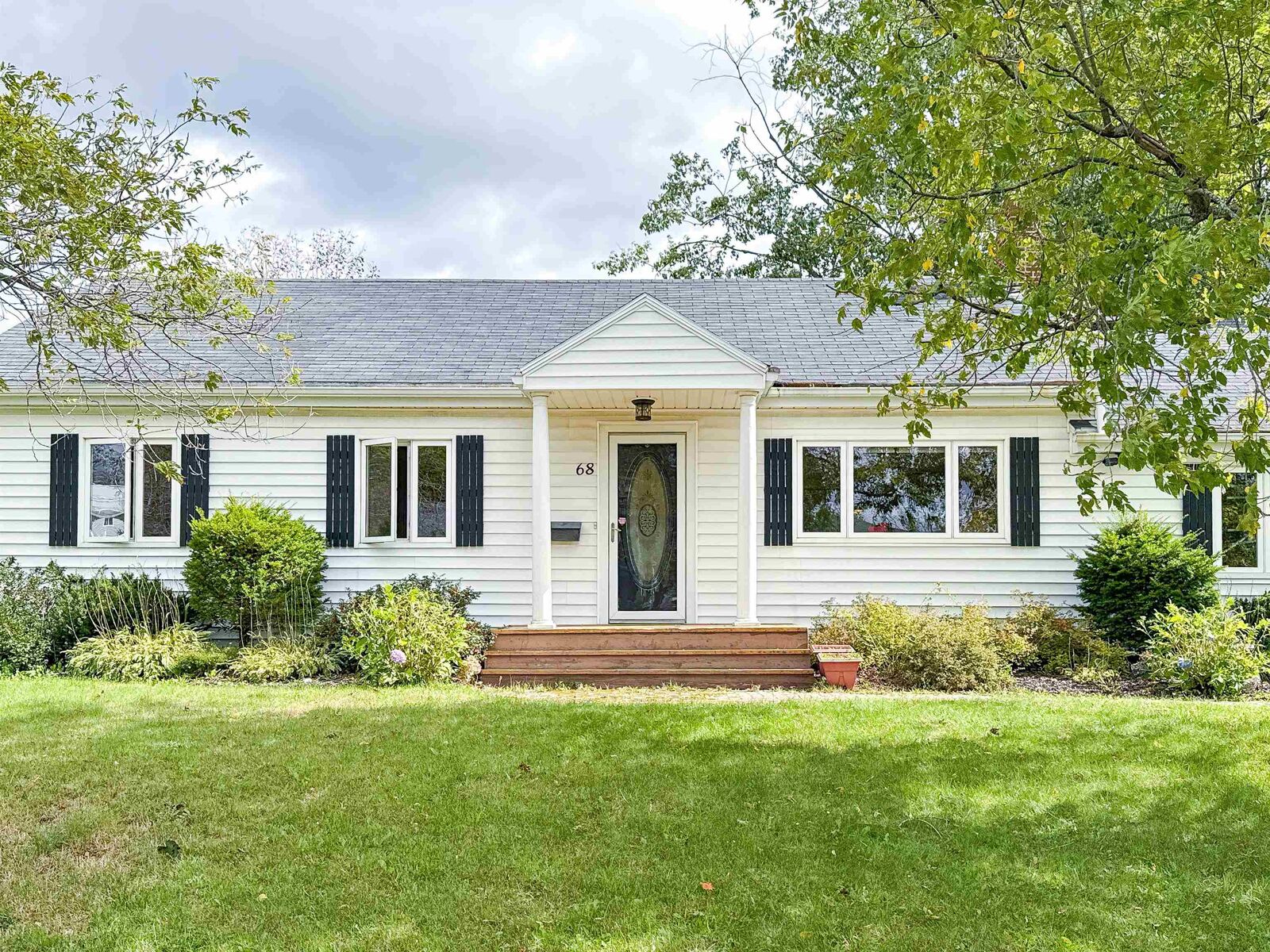 Property Photo:  68 Parkview Drive  PE C1E 5X5 