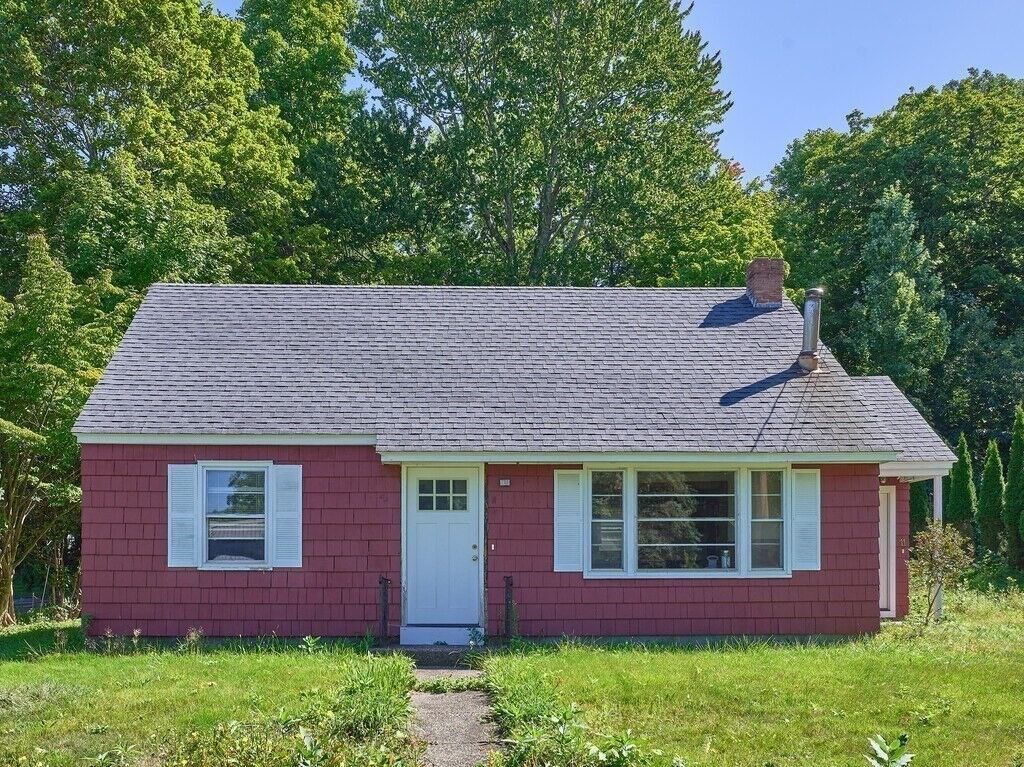 Property Photo: 11 West St MA 01519