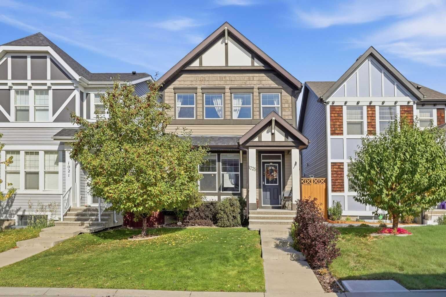 Property Photo:  1025 New Brighton Grove SE  AB T2Z 1G2 