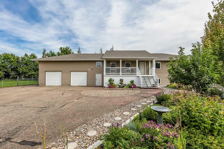 Property Photo: 526 12 Street AB T1B 0K4