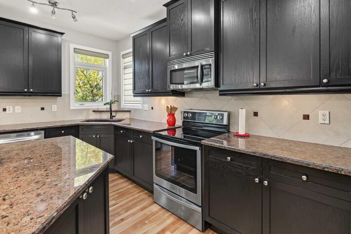 Property Photo: 45 Royal Oak Manor NW AB T3G 5L6