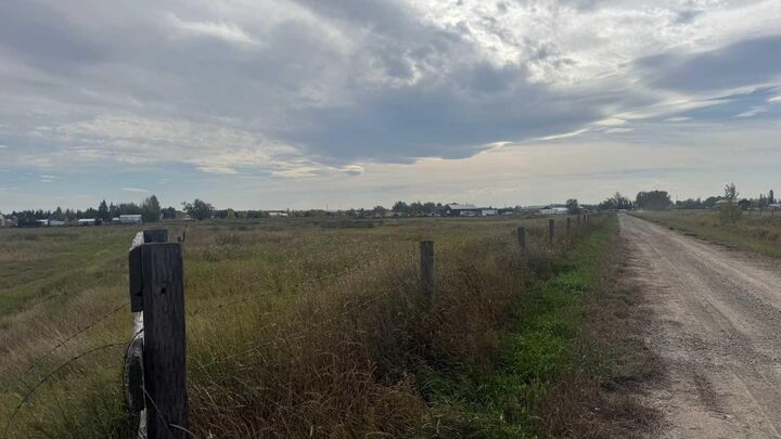 Property Photo:  Plan 9310909 Block 203 Lot 6A  AB T0K 2S0 