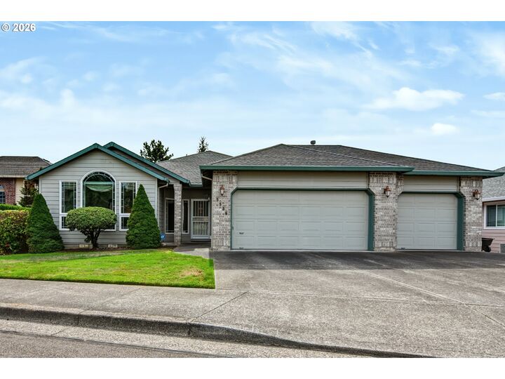Property Photo:  5536 SE 13th Ter  OR 97080 