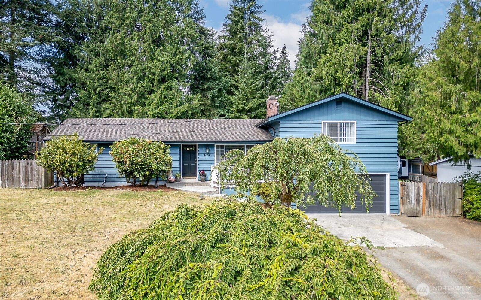 Property Photo:  424  119th Avenue E  WA 98372 