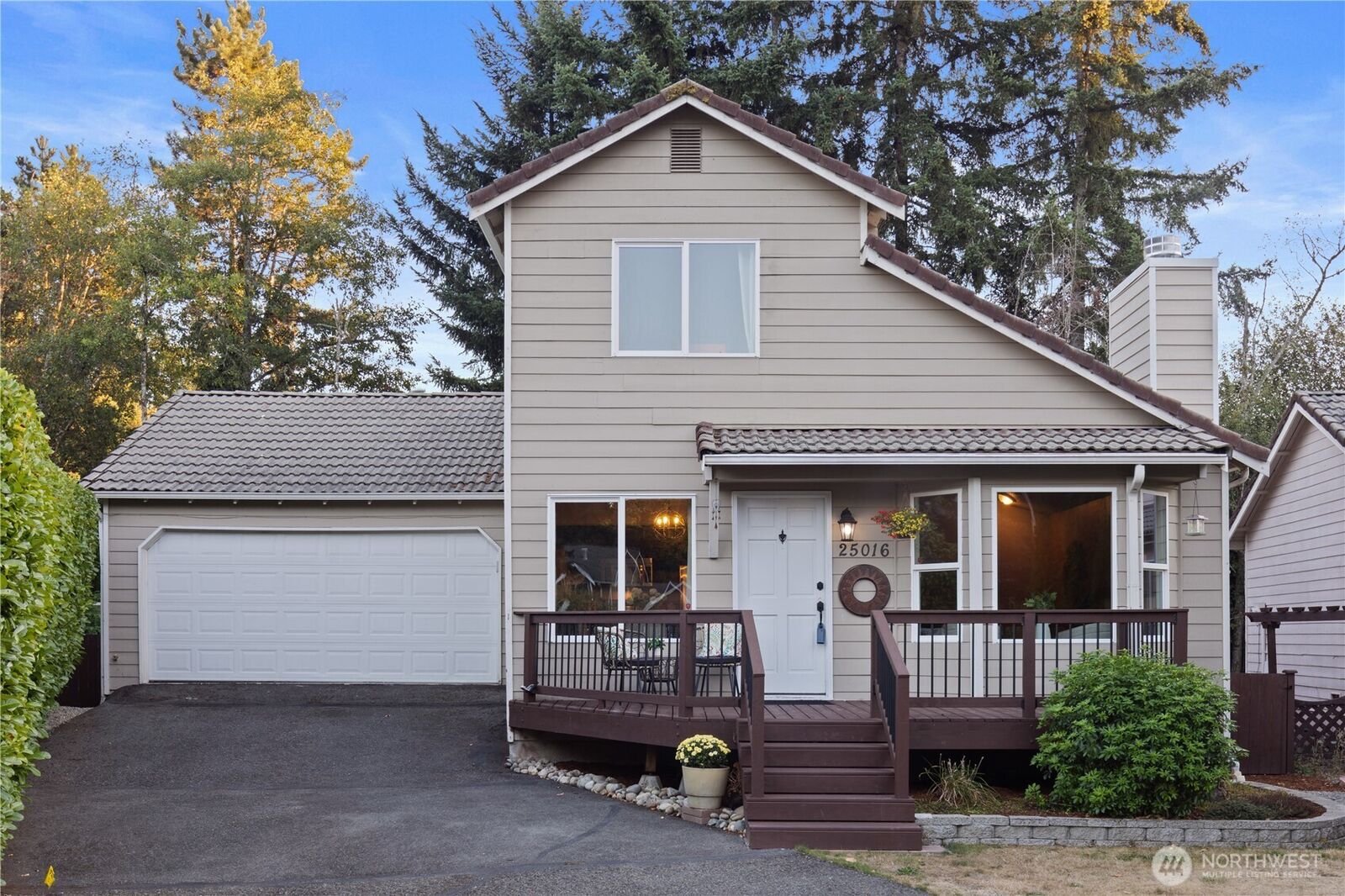 Property Photo:  25016  222nd Court SE  WA 98038 
