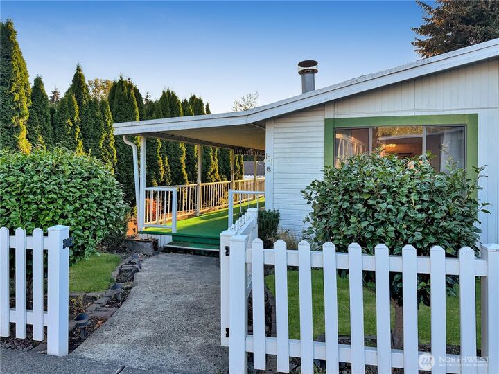 Property Photo:  2500 S 370th Street 101  WA 98003 