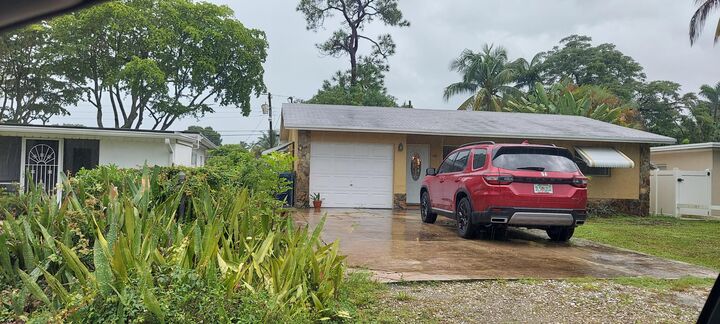 Property Photo: 108 NE 23rd Street FL 33305