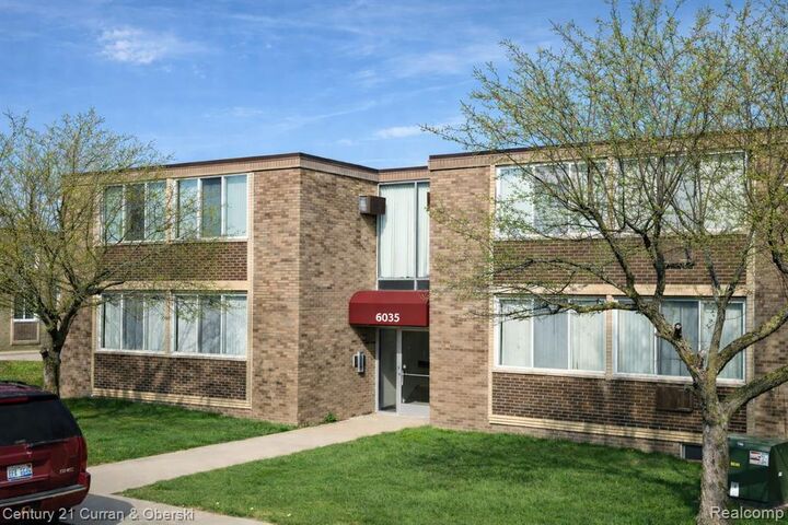 Property Photo: 6035 Southfield Road 13 MI 48228