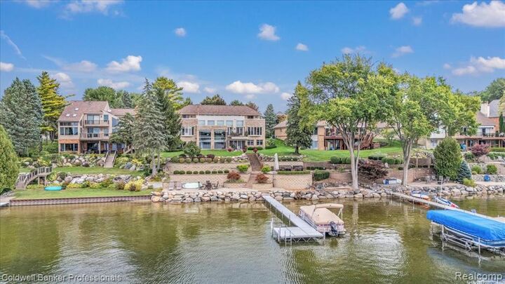 Property Photo:  2355 Cedar Key Drive  MI 48360 