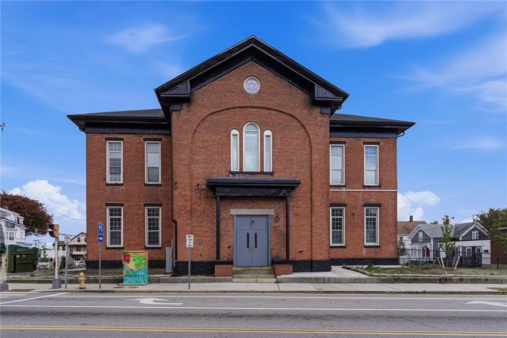 Property Photo: 387 Broad Street 3 RI 02863