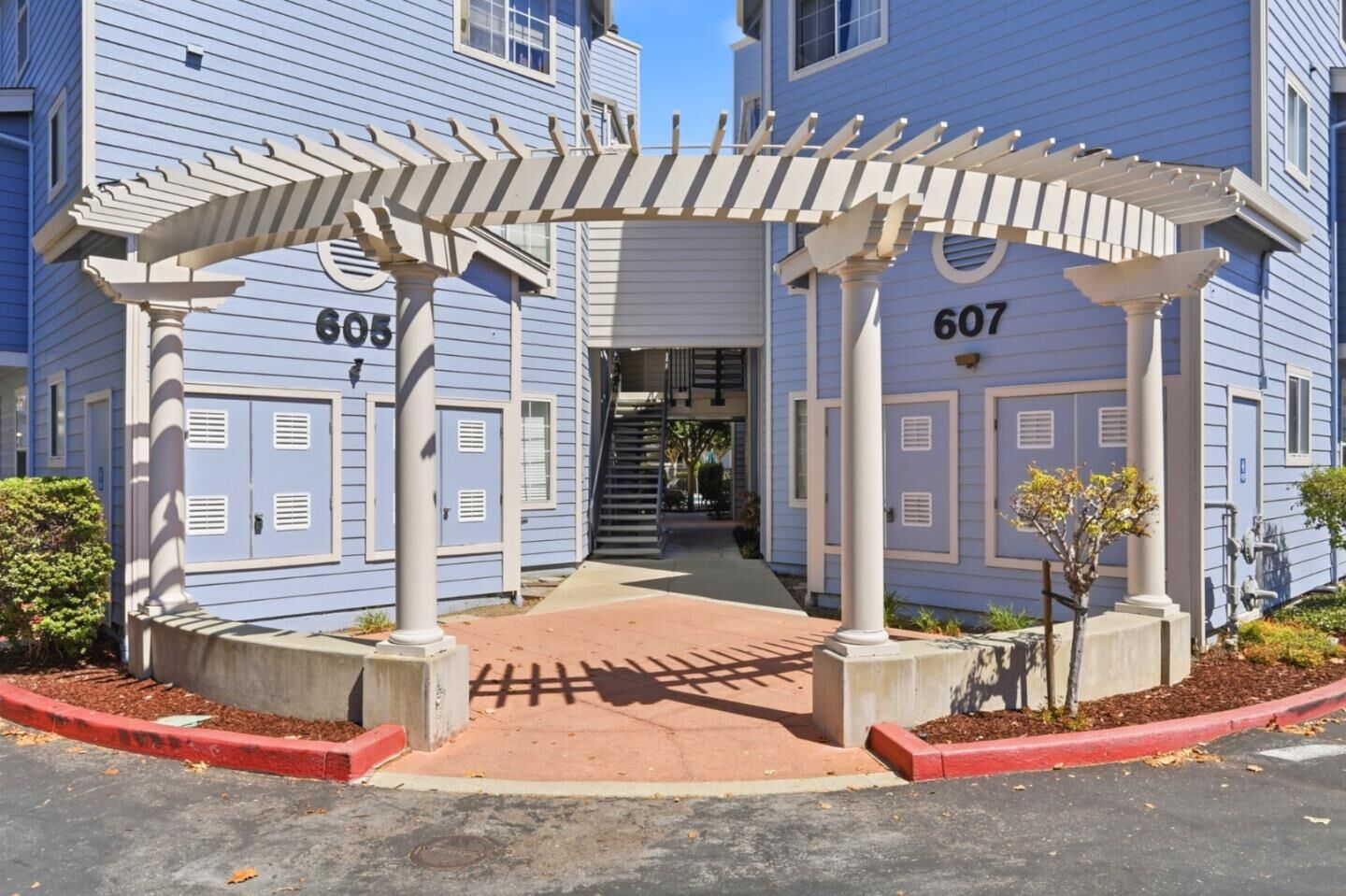 Property Photo:  605 Arcadia Terrace 103  CA 94085 