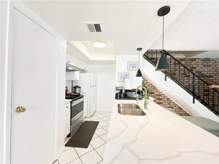 Property Photo:  18125 Via Amorosa 3  CA 91748 