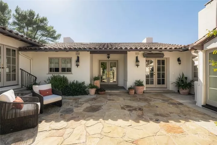 Property Photo: 28 Caballeros Road CA 90274