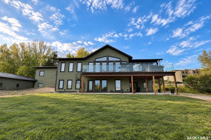 Property Photo:  1515 Bay Avenue  SK S0J 1L0 