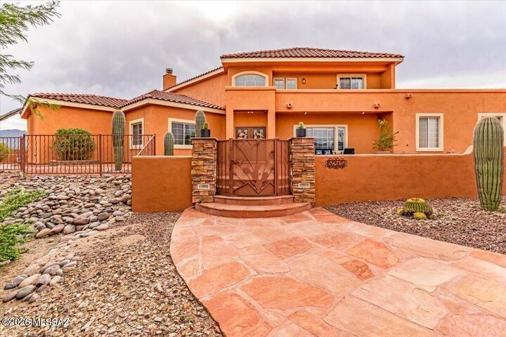 Property Photo:  5215 W Sunset Road  AZ 85743 