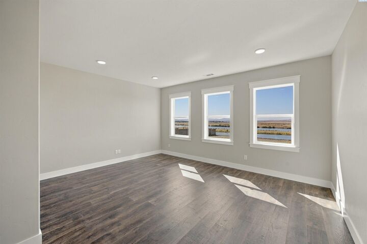 Property Photo:  359 Panoramic Drive  WA 99301 