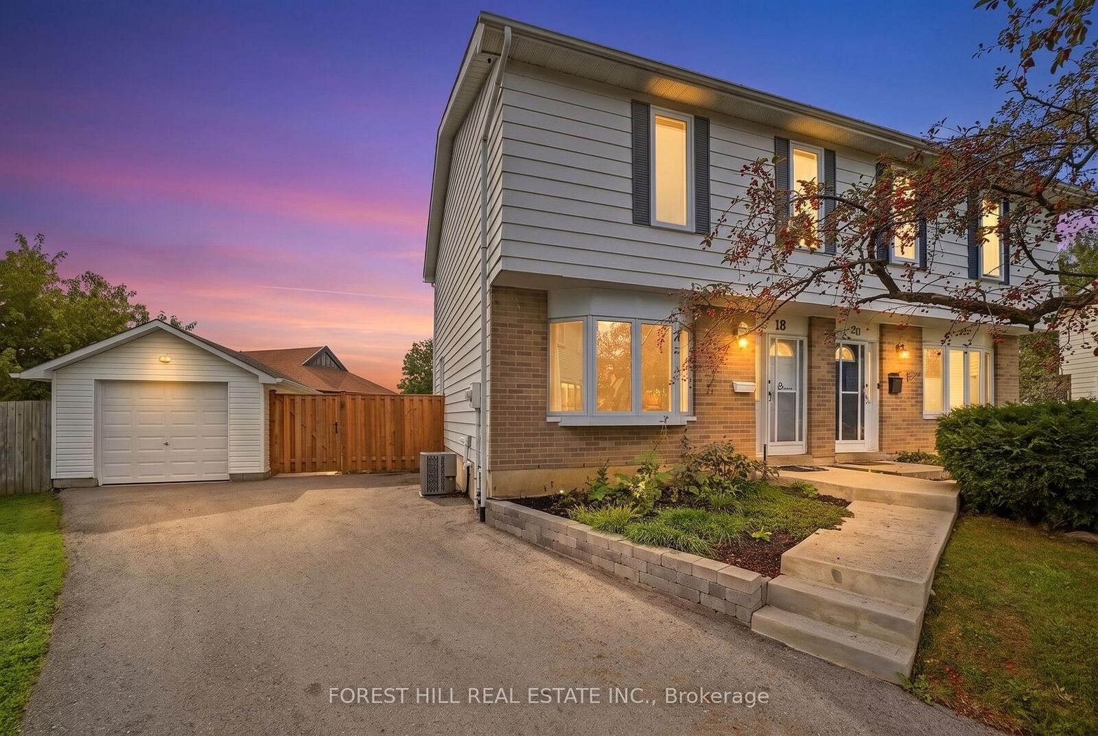 Photo de la propriété: 18 Griselda Court ON L6S 1M6
