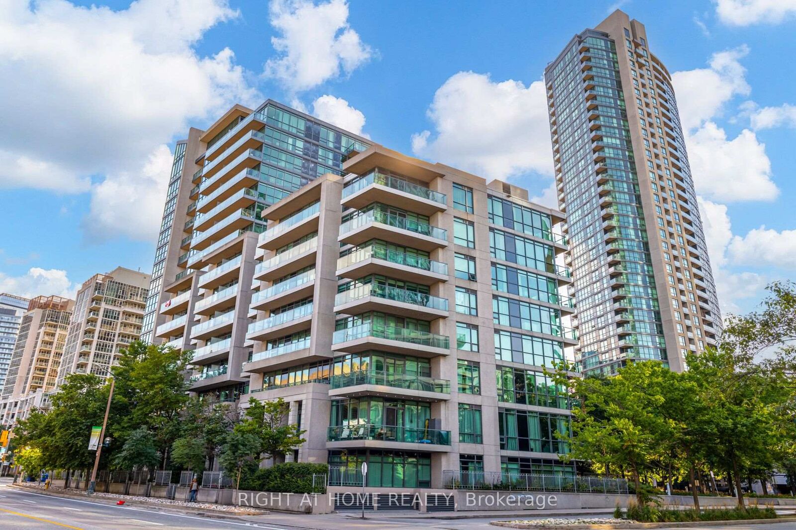 Property Photo:  209 Fort York Boulevard 771  ON M5V 4A1 