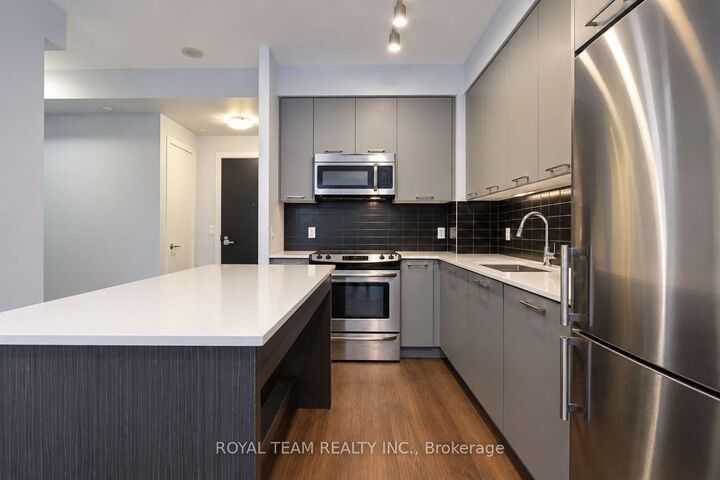 Property Photo:  9471 Yonge Street 536  ON L4C 1V4 