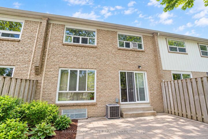 Property Photo:  9 Gosford Boulevard 3  ON M3N 2G7 