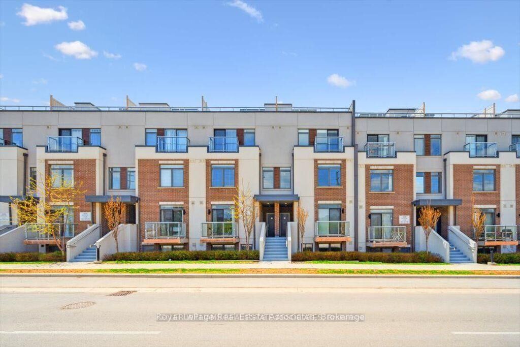Property Photo: 3058 Sixth Line 204 ON L6M 1P8