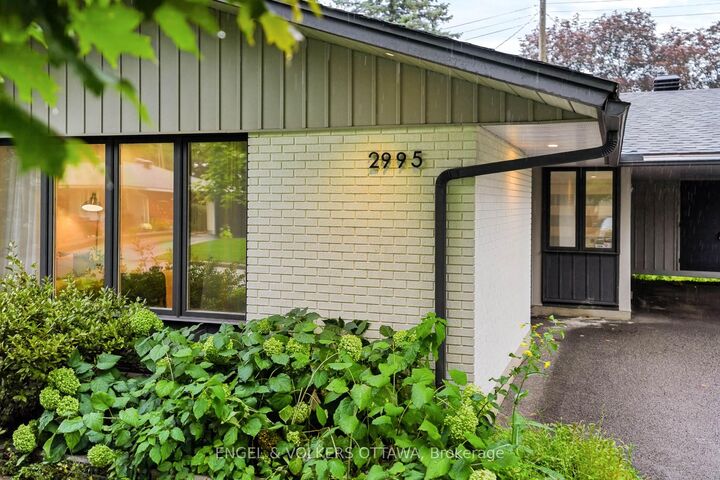 Photo de la propriété:  2995 Cowan Crescent  ON K1V 8K9 