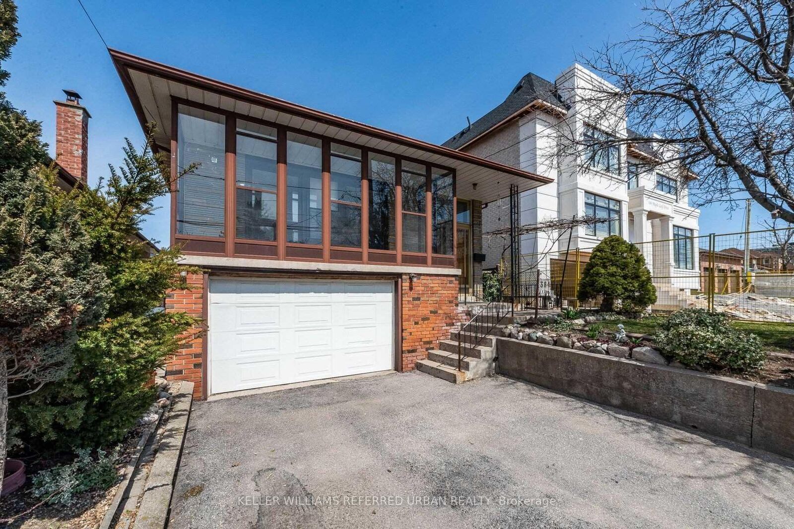 Property Photo:  384 Maple Leaf Drive Bsmt  ON M6L 1P6 