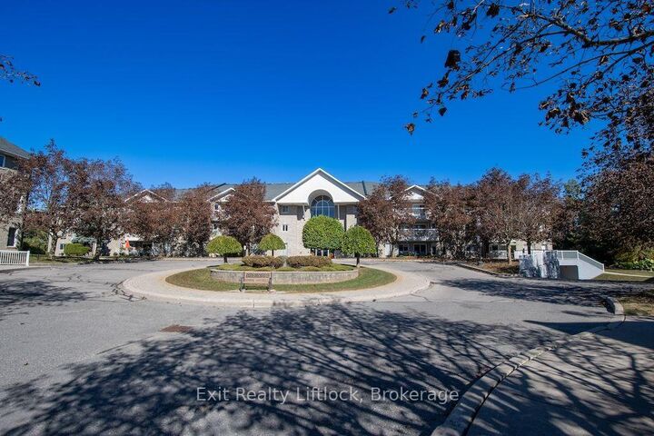 Photo de la propriété: 1099 Clonsilla Avenue 202 C ON K9J 8L8